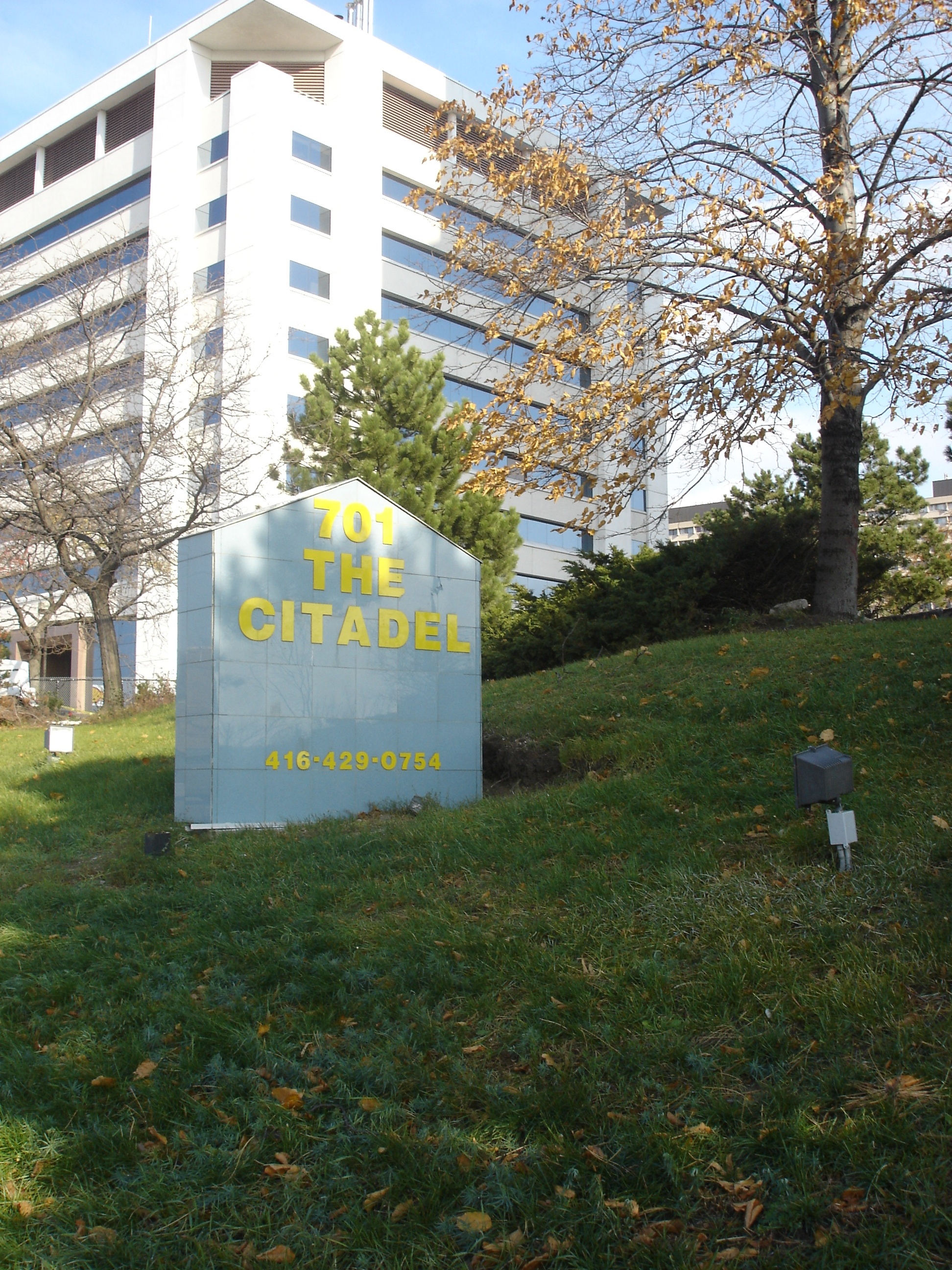 McArthur - Don Mills Bldg Sign